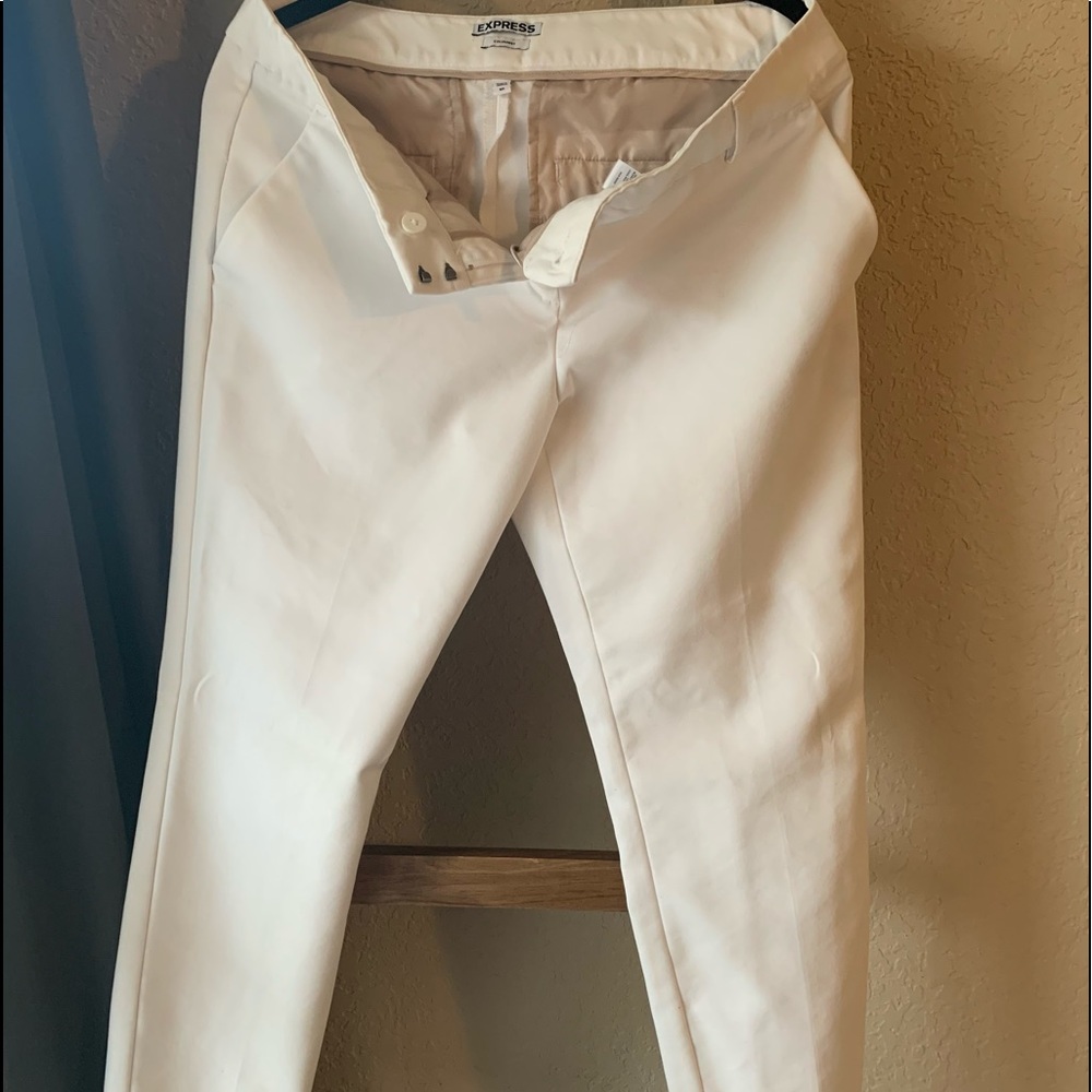 Express white columnist ankle 8r